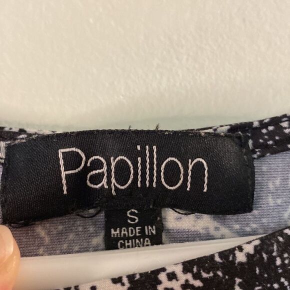 Papillon Women’s Black Floral Red Rose Long Sleeve Midi Dress (Size Small) - Picture 3 of 7